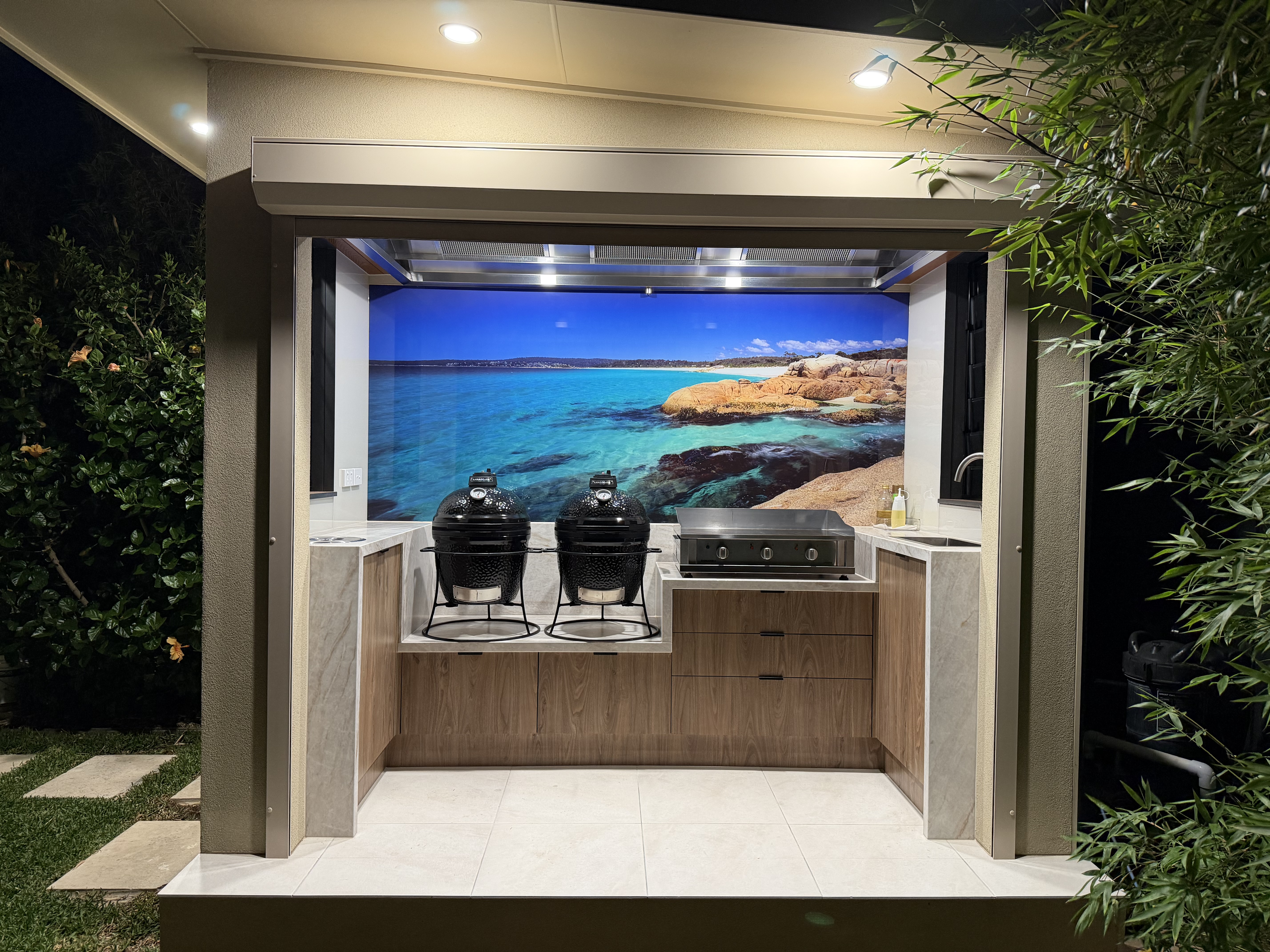 Printed splashbacks, printed glass splashbacks, wall panels, wet wall, panels, glass splashback, outdoor area splashback, bbq area splashback, wall panelling ideas